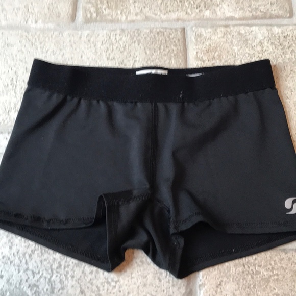 low rise compression shorts